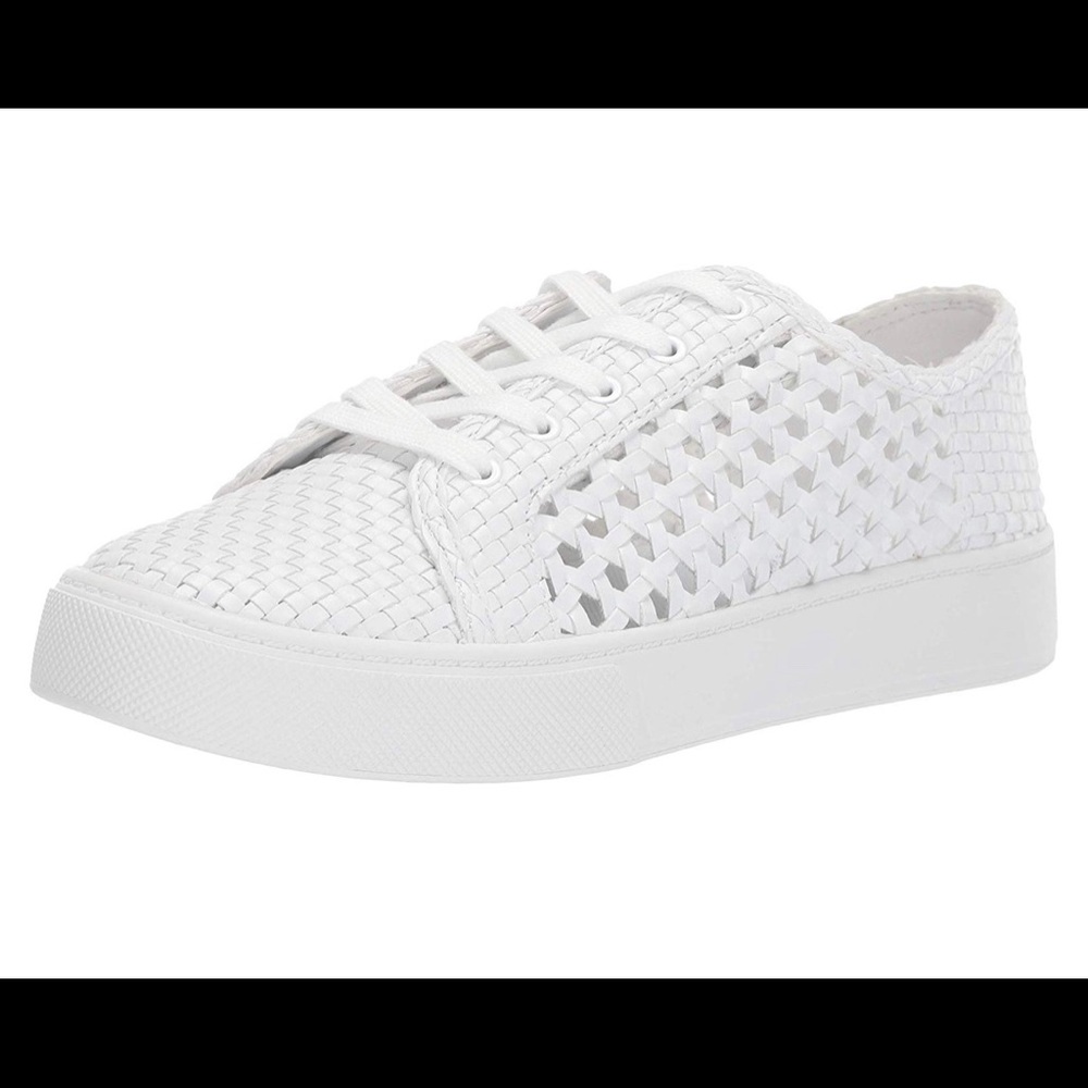 Women’s Marc Fisher Surly2 sneakers white size 9.5
